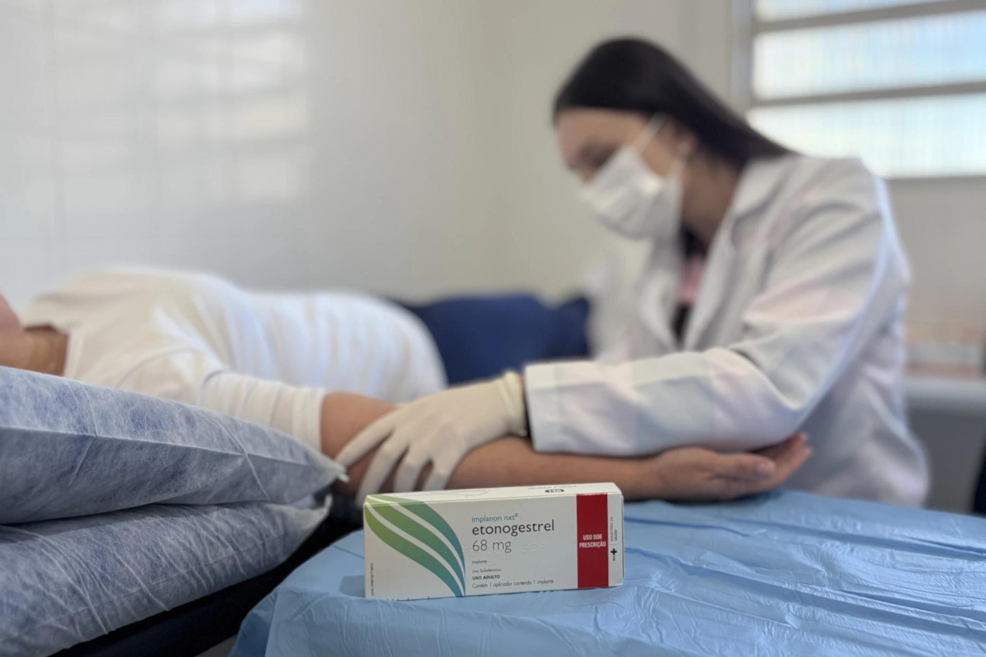 Morro da Fumaça inicia oferta do implante contraceptivo Implanon pelo SUS
