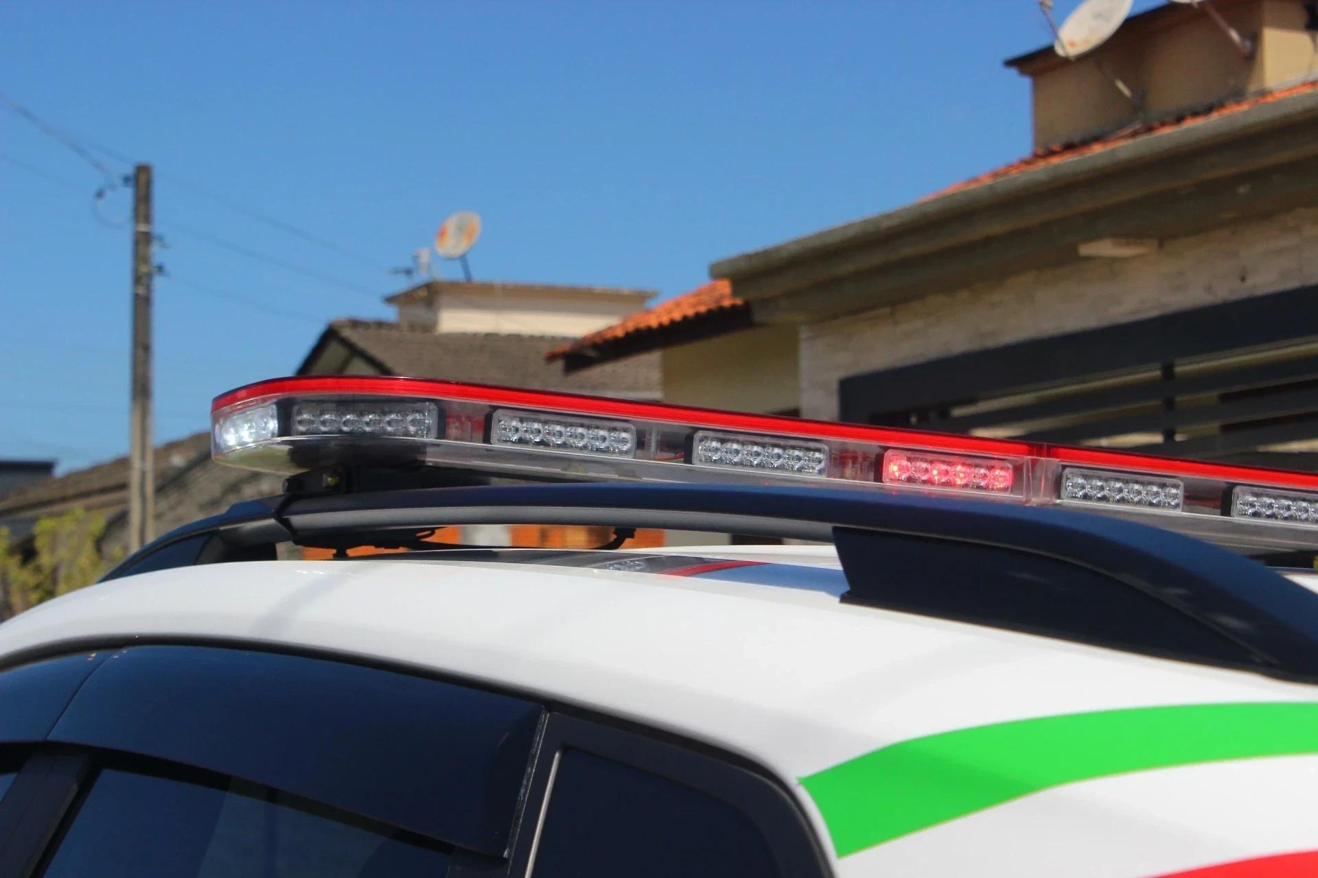 Idosa encontra casa arrombada após receber notificação no celular