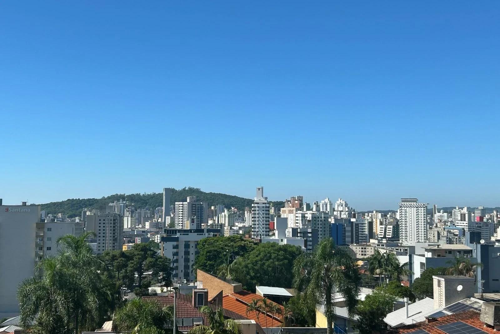 Chuvas leves e temperaturas em 37°C: veja a previsão do tempo para a semana
