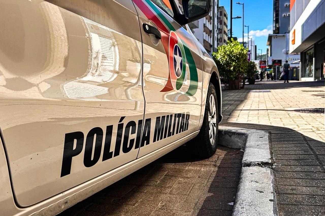 Mulher condenada a mais de nove anos de reclusão é presa em Criciúma