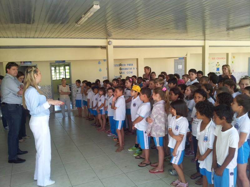 Alunos realizam atividades sobre prevenção bucal