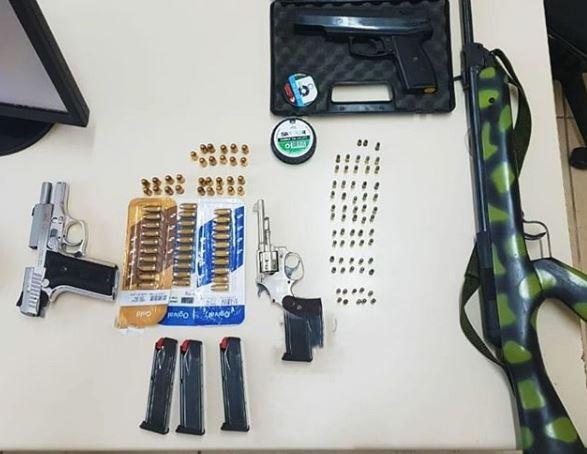 Polícia Civil apreende armas e munições no Centro de Criciúma