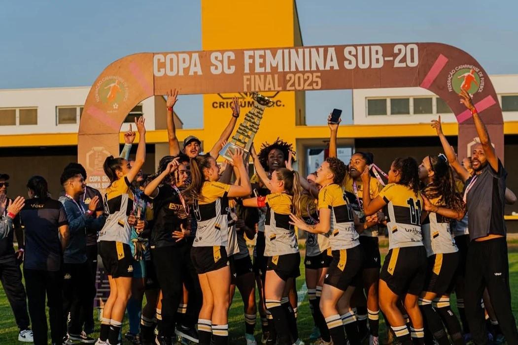 Meninas Carvoeiras são bicampeãs da Copa SC Sub-20