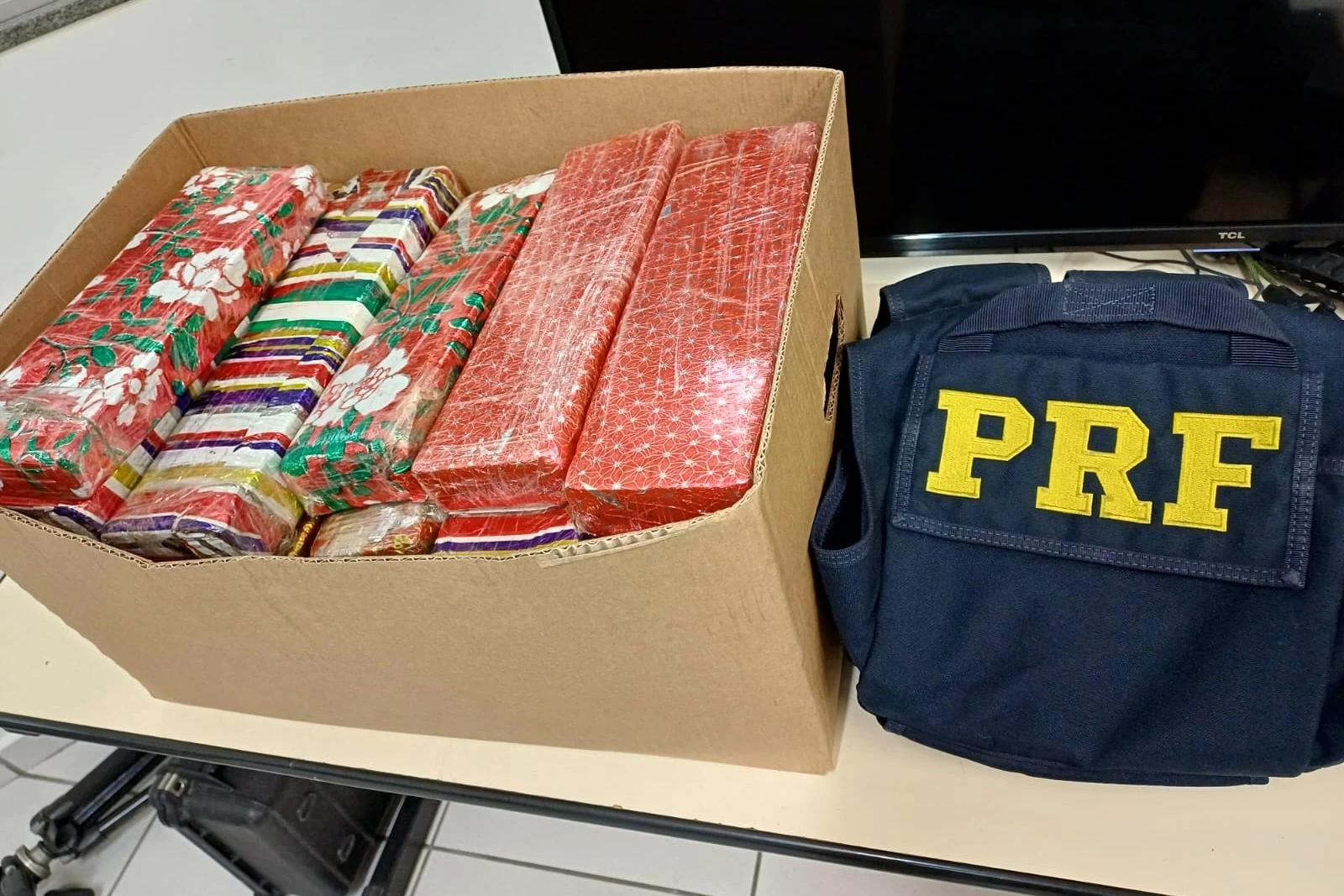 Vídeo: homem é preso com 20 quilos de maconha na BR-101 no Sul catarinense