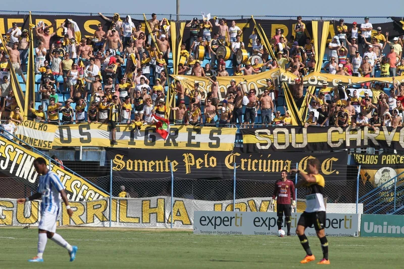Vaquinha on-line é criada para ajudar empresa que teve van atacada após jogo do Tigre