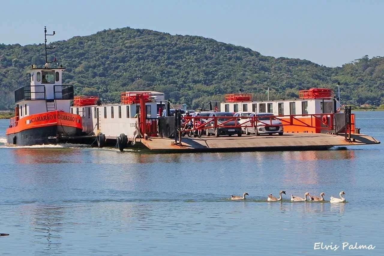 Balsa de Laguna funcionará 24 horas após interdição da ponte Anita Garibaldi; veja valores