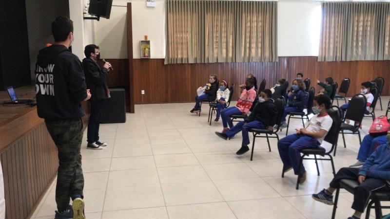 Famcri retoma palestras e projetos ambientais nas escolas municipais