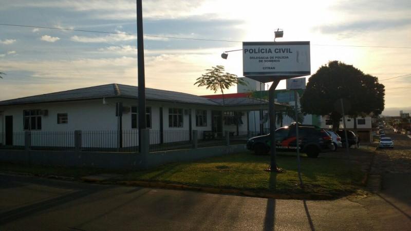 Presos aguardam vaga em presídio há 48 horas