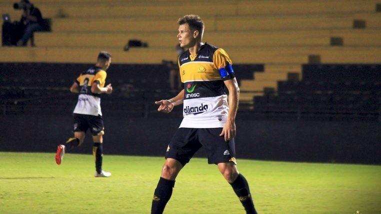 Alemão sofre ruptura total do tendão de Aquiles e para por seis meses