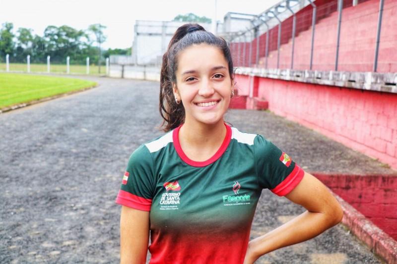 Dos palcos para a pista: Larissa Lúcio sonha com as Olimpíadas 