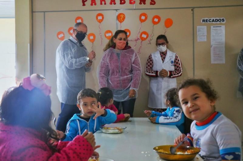 Alunos de Nova Veneza ganham almoço especial nesta terça-feira