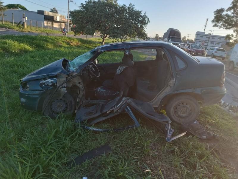 Duas pessoas ficam feridas em grave acidente em Araranguá