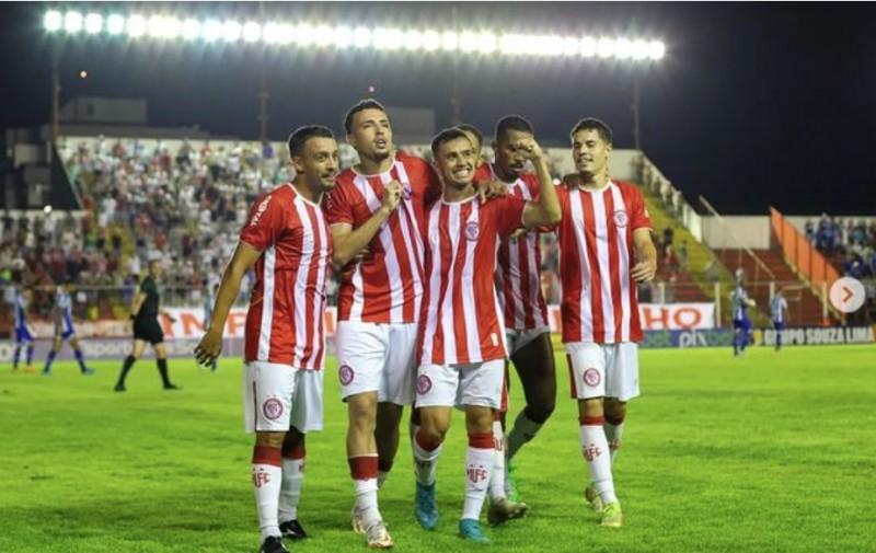 Hercílio Luz marca nos acréscimos e vence o Avaí no Catarinense 