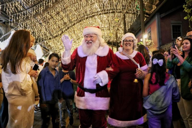 Natal em Nova Veneza: chegada do Papai Noel e shows animaram o público