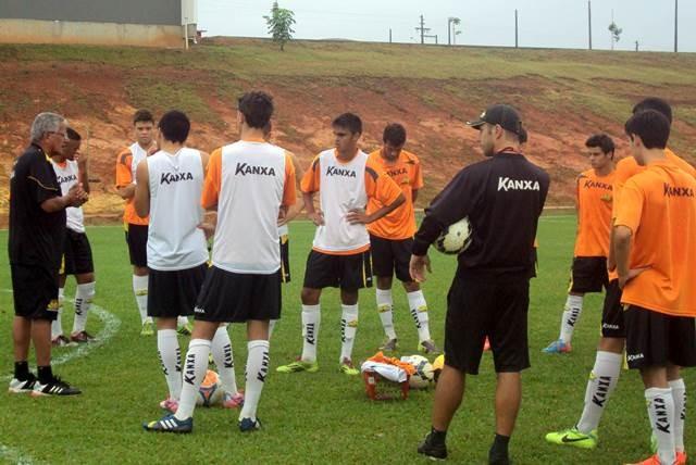 Criciúma tem a difícil missão de reverter a vantagem do Grêmio