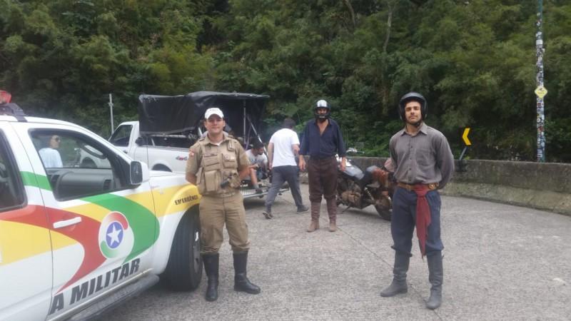 Thiago Lacerda e Miguel Coelho gravam cenas de filme na Serra do Rio do Rastro