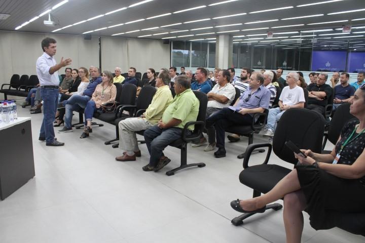 Prefeitura encaminha parceria com moradores para pavimentação de ruas