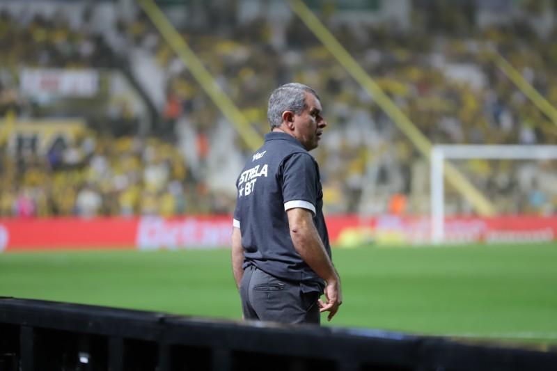 Com o Criciúma a um ponto do Z4, Tencati demonstra confiança na permanência: 'Vamos conseguir'