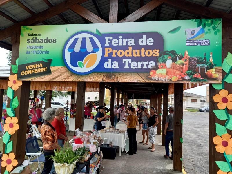 Feira de Produtos da Terra está com horário ampliado em Balneário Arroio do Silva