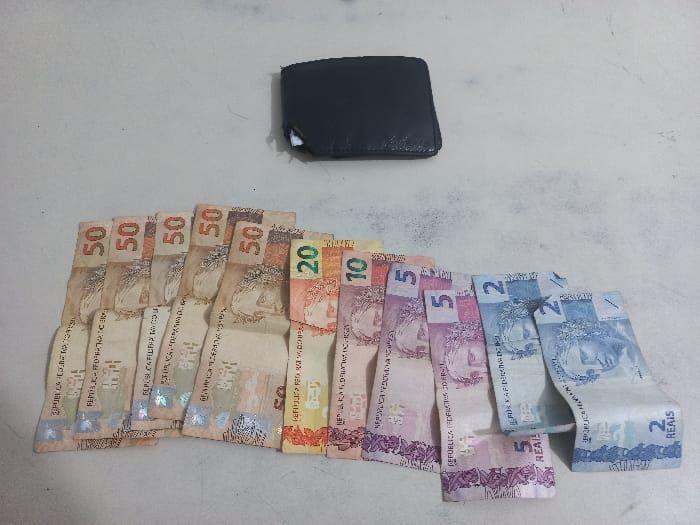 Araranguá: homem é preso após aplicar mata-leão e roubar carteira de colega