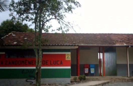 Escola municipal no bairro Naspolini, em Criciúma, é motivo de preocupação para pais e alunos