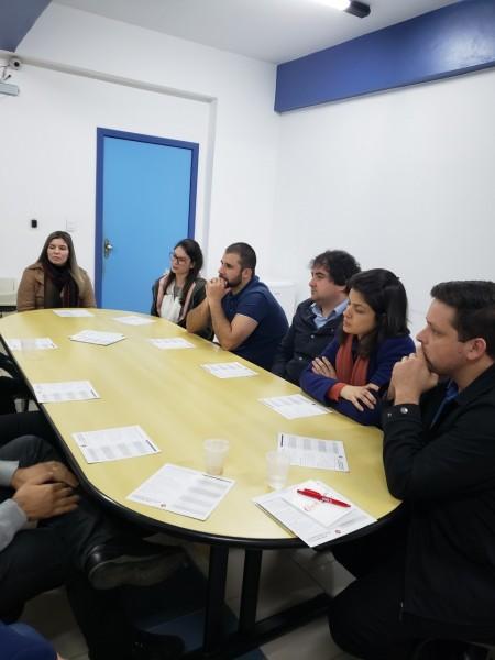 Ex-alunos do curso de Sistemas de Informação participam do projeto Trocando Ideias da Esucri