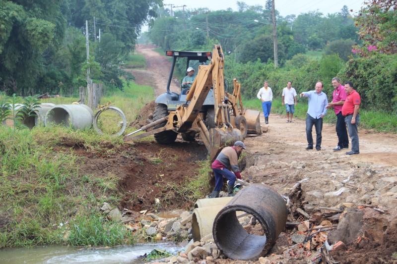 Secretaria de Obras de Içara intensifica recuperação da malha viária