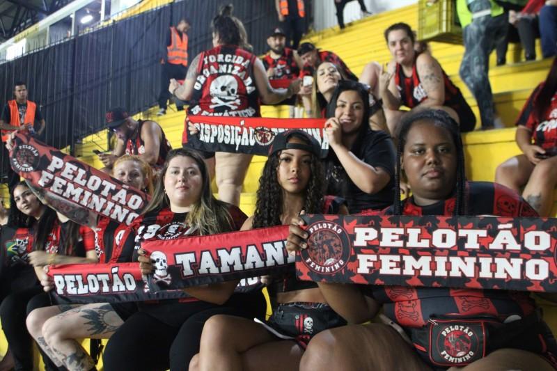 No Majestoso, torcedores do Furacão acompanham empate com o Criciúma