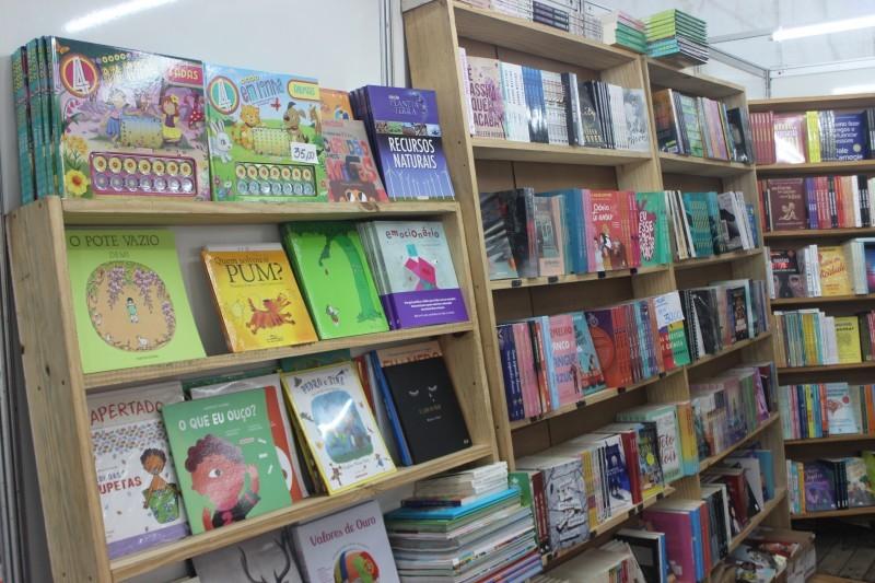 Com 11 dias de duração, Feira do Livro encerra em Criciúma