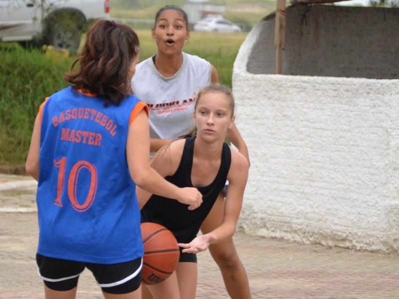 Basquete de rua e na praia