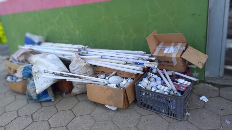 Maracajá recolhe quatro toneladas de lixo eletrônico e cerca de mil lampadas