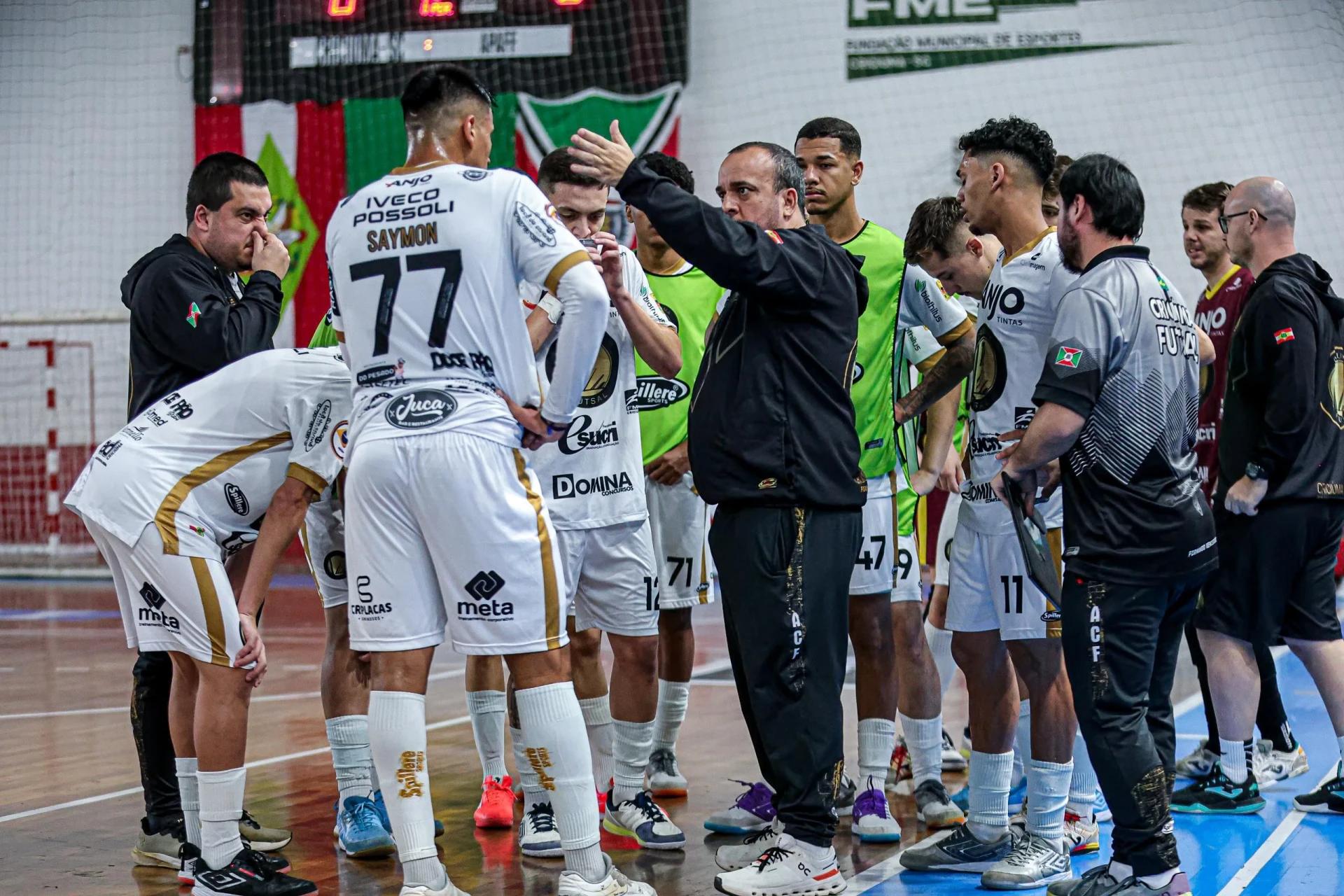 Técnico criciumense projeta jogo difícil pelas oitavas de final do Campeonato Brasileiro de Futsal