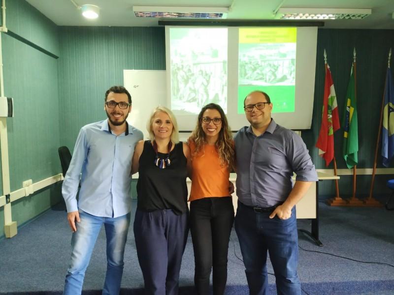 Professores do curso de Direito das Faculdades Esucri participam de evento na UFSC