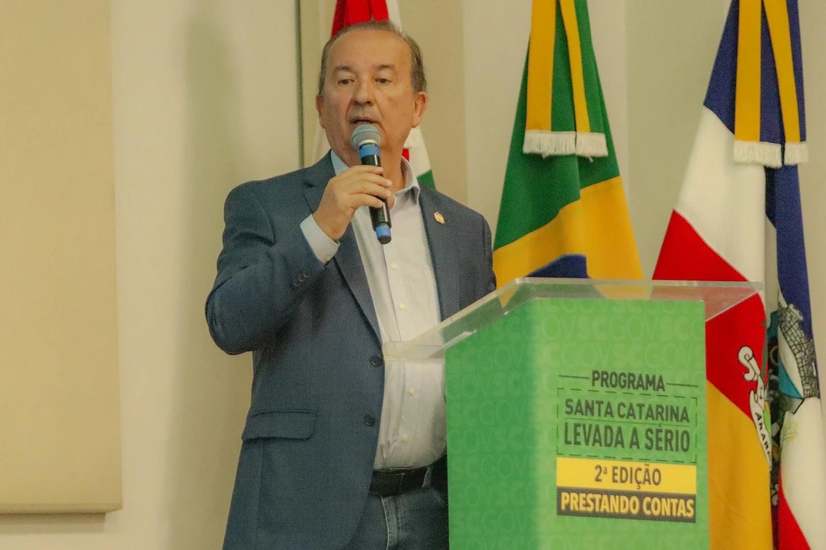 Governador garante escutar demandas dos prefeitos da Amesc, mas afirma: “Nem tudo a gente pode ajudar”