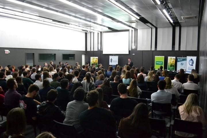 Mais de 180 participantes na 14ª Jornada Médica Sul Catarinense