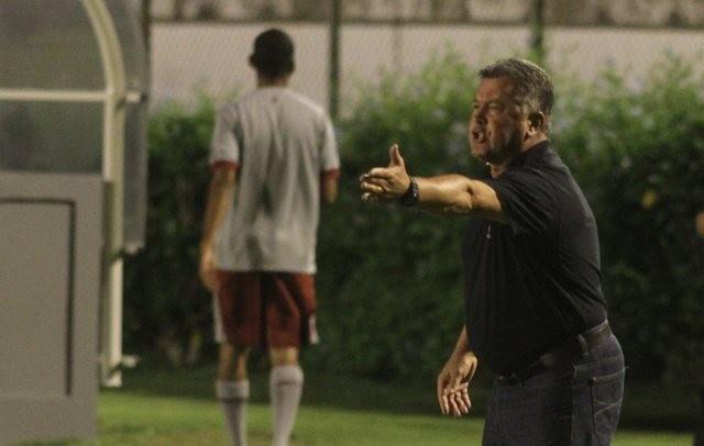 Cavalo atribui derrota a erros do time carvoeiro