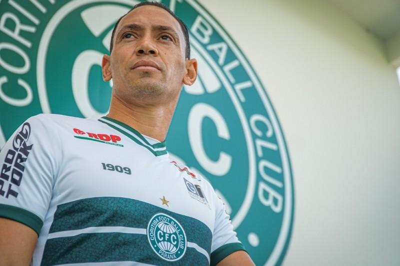 Criciúma tentou a contratação do atacante Ricardo Oliveira