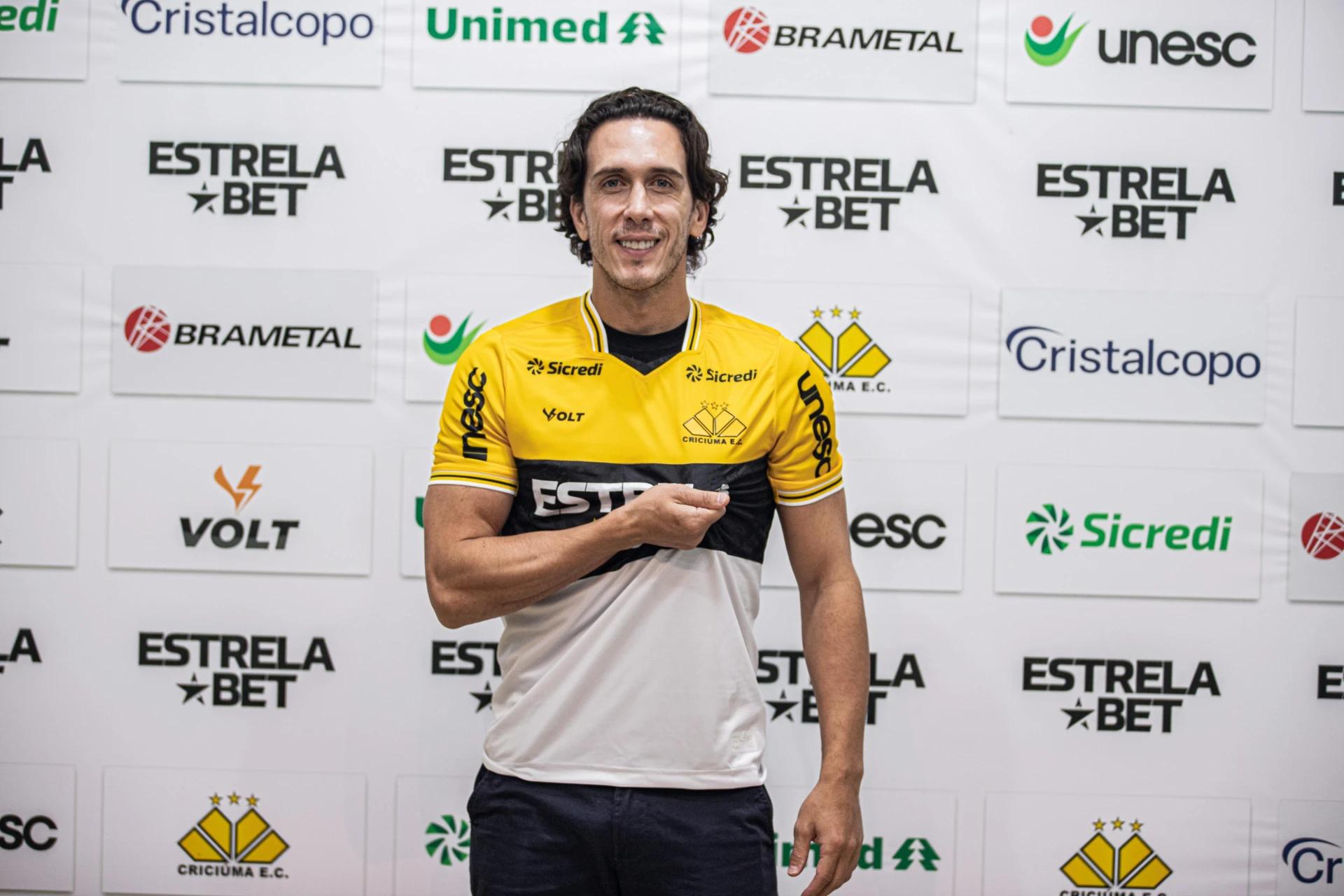Como centroavante, Nicolas quer alcançar números expressivos no retorno ao Criciúma