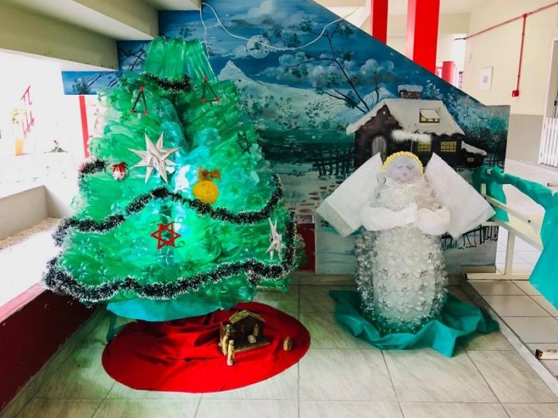 CEI’s da Afasc montam árvores de natal com materiais recicláveis