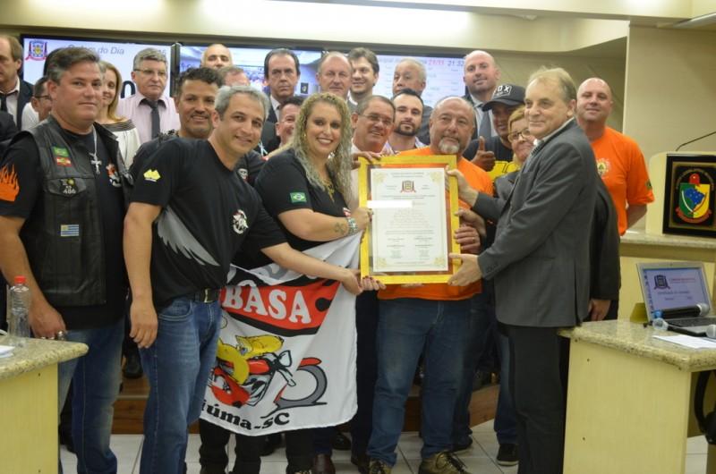 Grupos de motociclistas recebem Moção de Aplauso