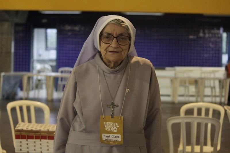 “A juventude tem uma força que precisa ser bem aproveitada”, diz Irmã Clara