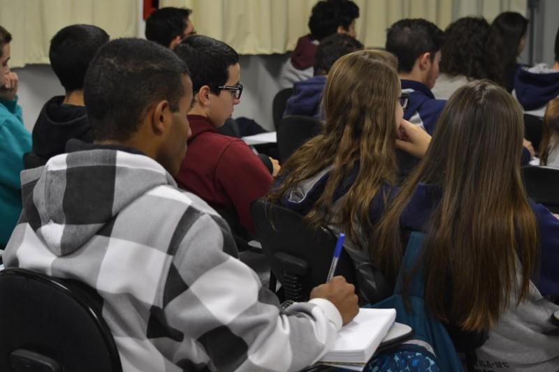 Escolas podem receber Aulões Itinerantes gratuitos para o Enem 