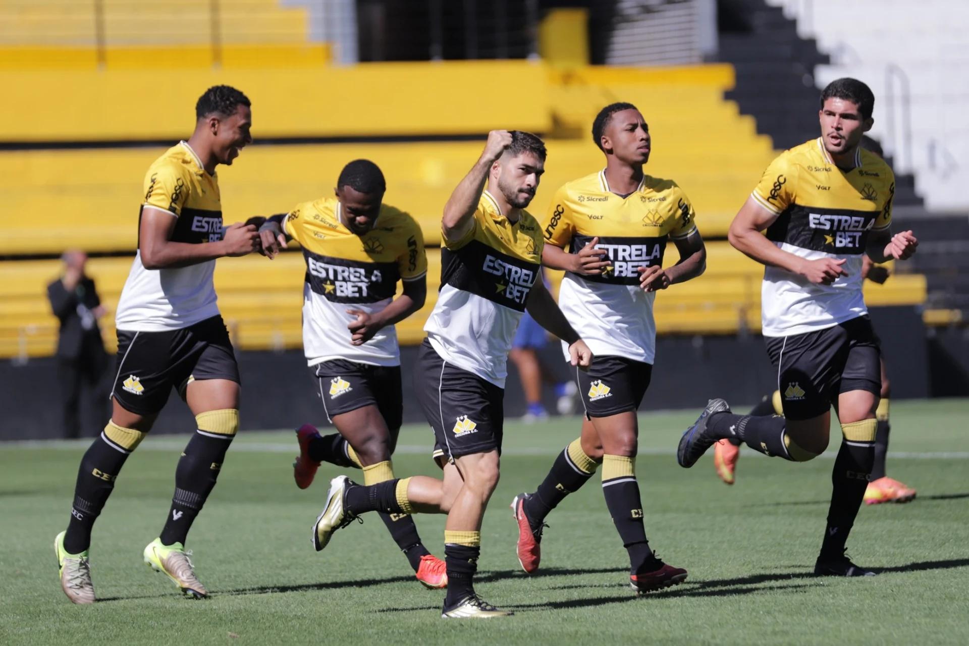 Criciúma termina jogo sem goleiro, mas vence e elimina o Caravaggio da Copa Santa Catarina