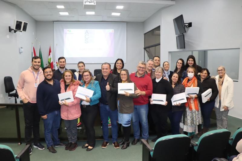 Agentes comunitárias de saúde recebem 55 tablets para informatizar e otimizar serviço  