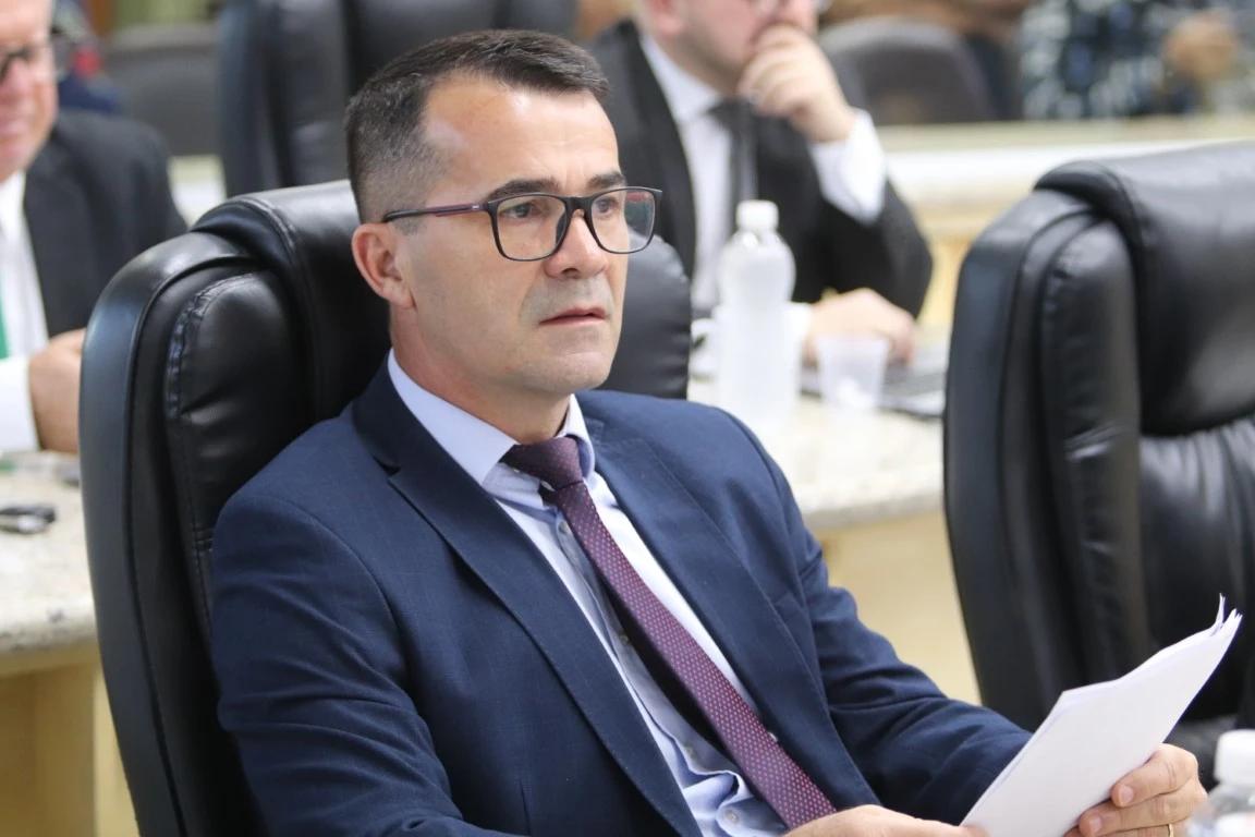 Aprovado projeto que obriga entidades a divulgarem gastos com recursos públicos