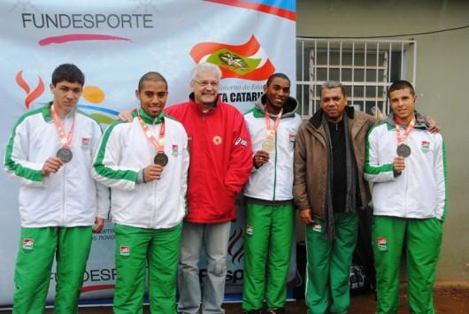 Revezamento campeão