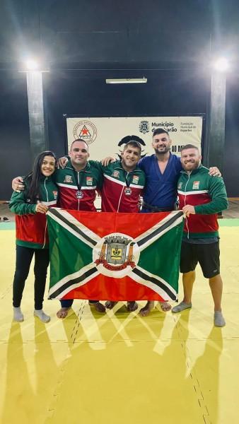 Jiu-jitsu: atletas da FME de Criciúma são campeões do 2º Mat Champion