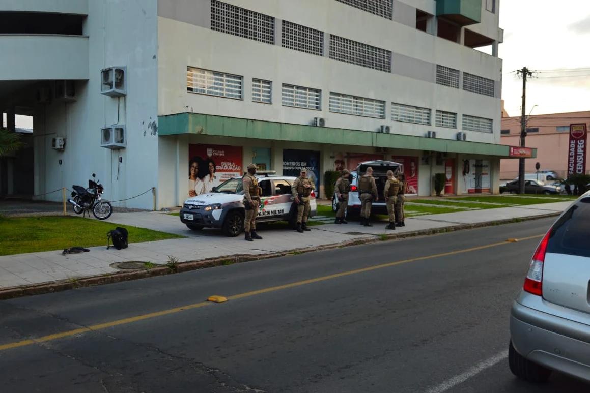 Homem é detido após tentar roubar bicicleta de adolescente em Criciúma