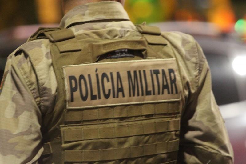 Homem é preso após descumprir medida protetiva e agredir ex-mulher e filho em Gravatal