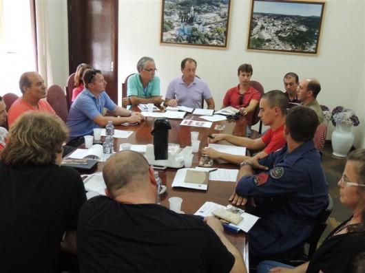 Alvarás de casas noturnas e cobrança de ISS discutidos em Urussanga